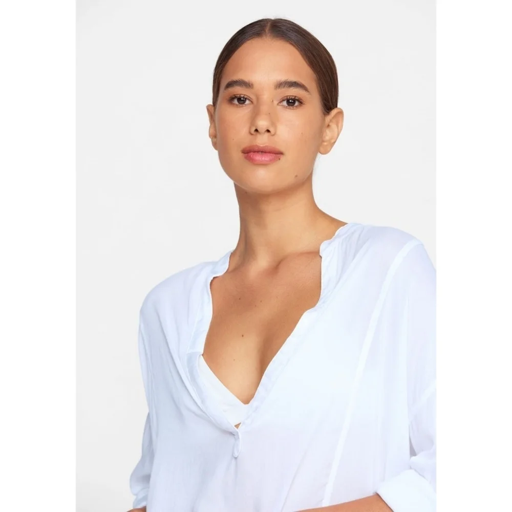 MIKOH // white low plunge relaxed fit resort style top - Picture 3 of 14